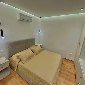 https://apt-studio-at-u-s-embassy.hotels-in-tirana.com